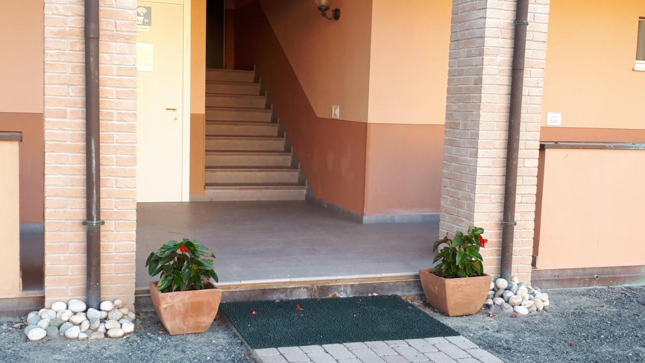 Villa Meli Lupi - Residenze Temporanee Parma Exterior foto