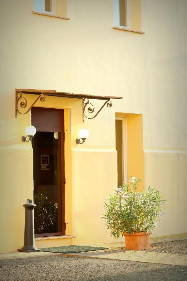 Villa Meli Lupi - Residenze Temporanee Parma Exterior foto