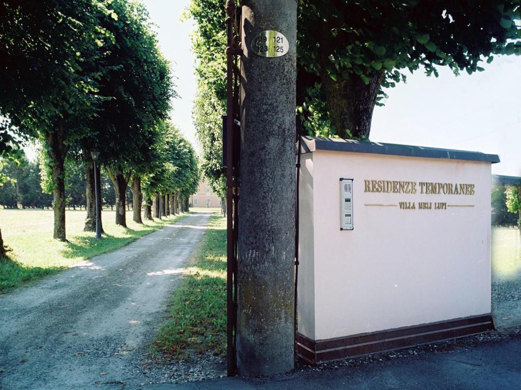 Villa Meli Lupi - Residenze Temporanee Parma Exterior foto