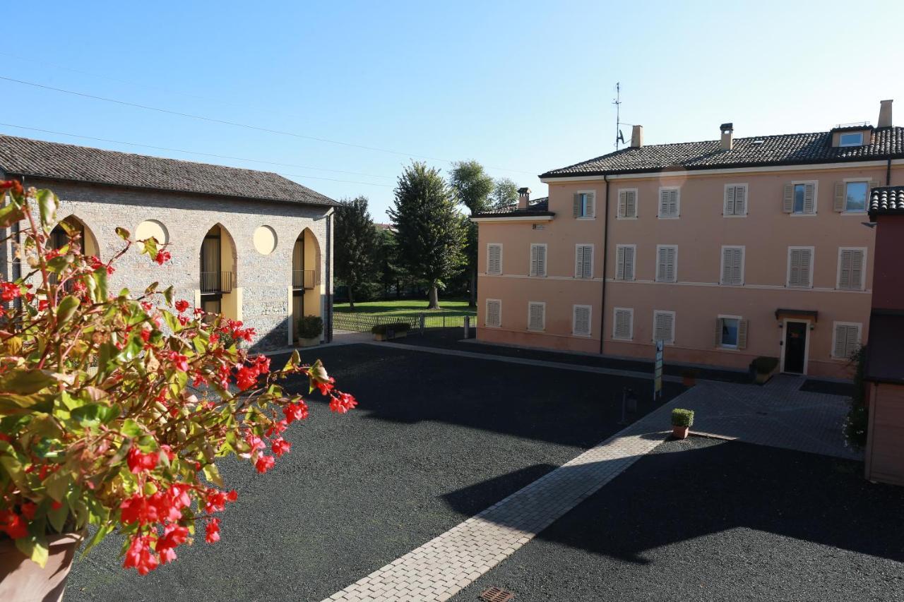 Villa Meli Lupi - Residenze Temporanee Parma Exterior foto
